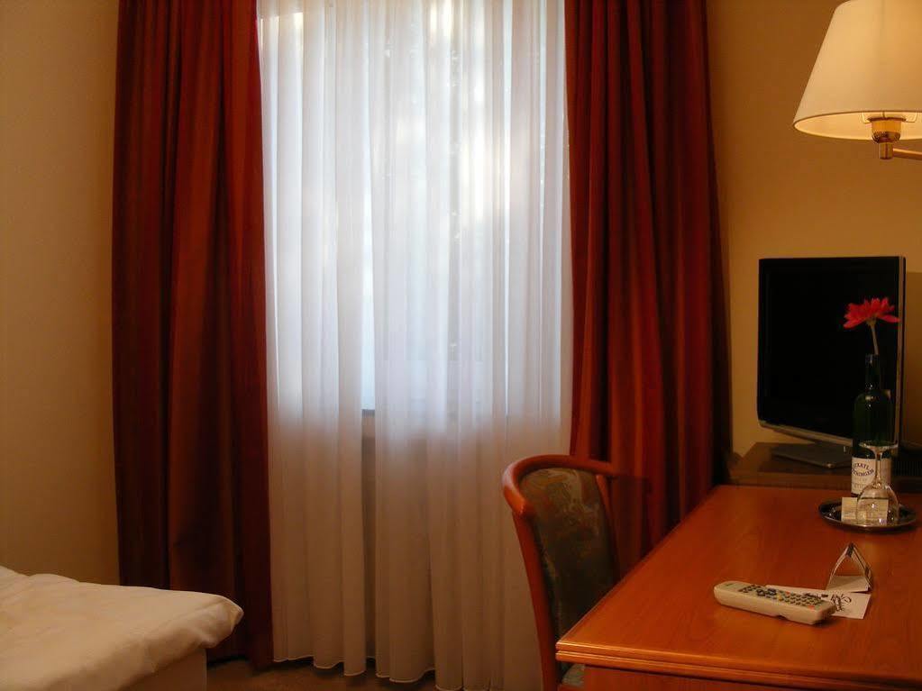 Vivotel Sonderfeld Grevenbroich Exteriör bild